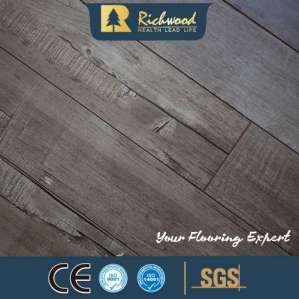 Embossed-in-Register AC4 E0 HDF Laminated Laminate Flooring